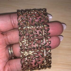 Gold Stretchy Leaf Bracelet